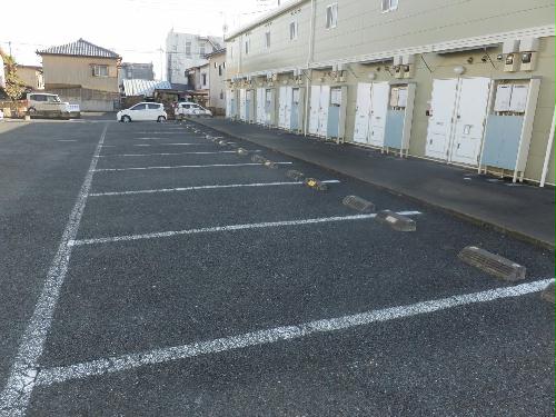 13/14 駐車場