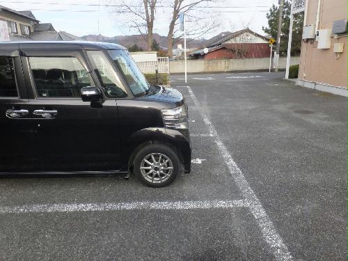 13/14 駐車場
