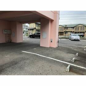 16/16 駐車場