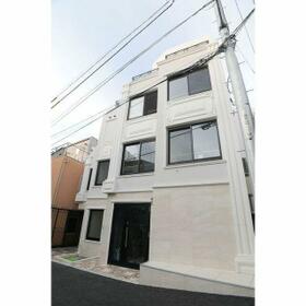 21/22 エントランス