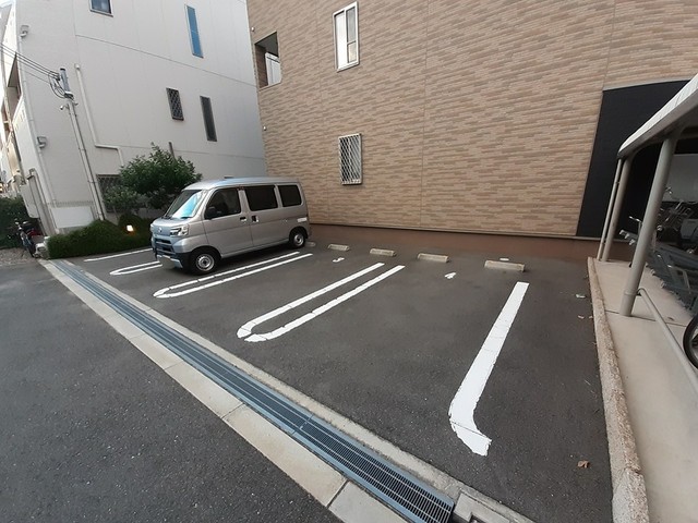 14/20 駐車場