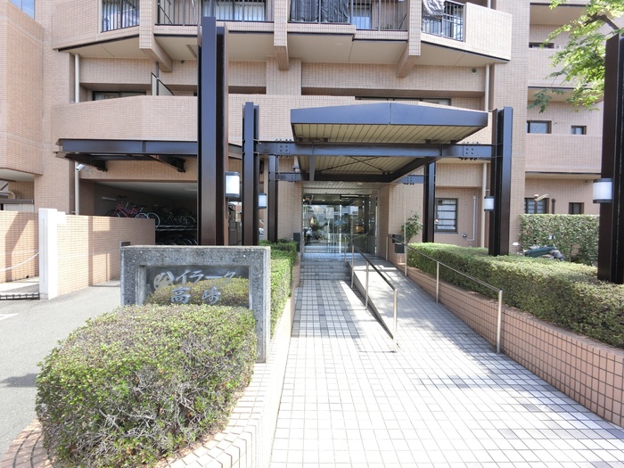 19/22 エントランス