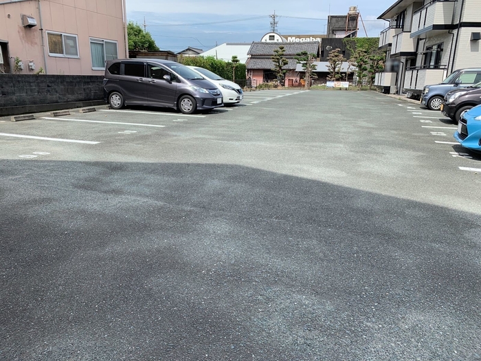 18/25 駐車場