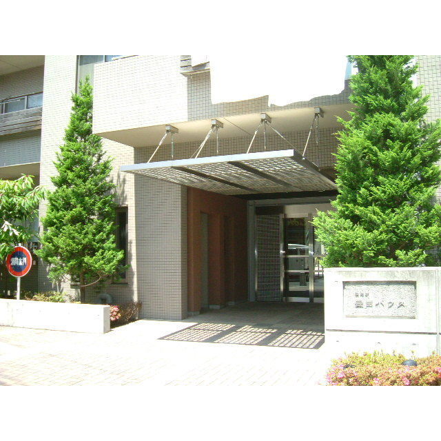 13/26 エントランス