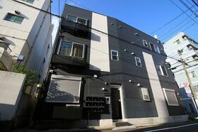 16/16 エントランス