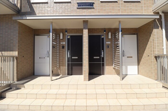 18/19 エントランス