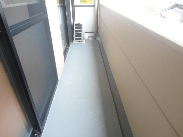 21/26 バルコニー