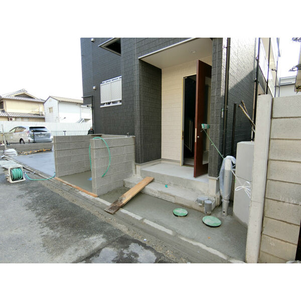 14/14 エントランス