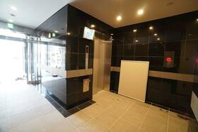 13/13 エントランス