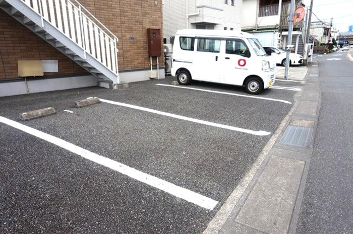 18/21 駐車場
