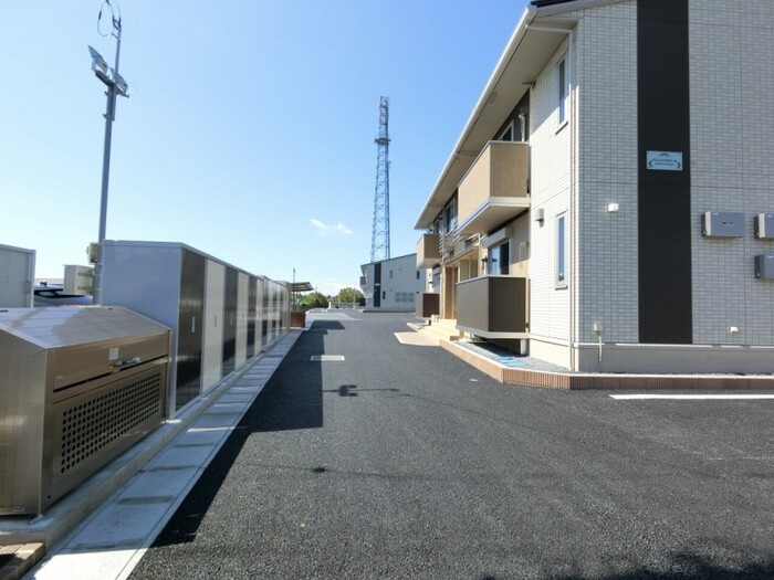 19/27 エントランス