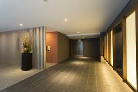 15/15 エントランス