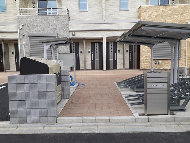 13/20 エントランス