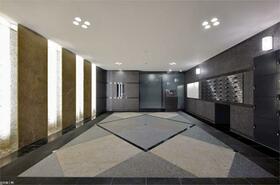 16/19 エントランス