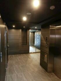 14/19 エントランス