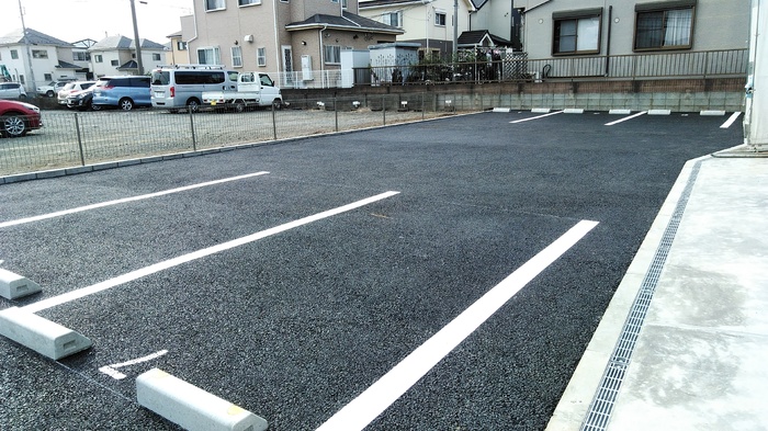 13/17 駐車場