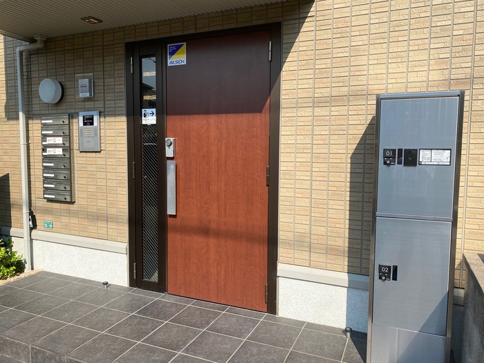 16/16 エントランス