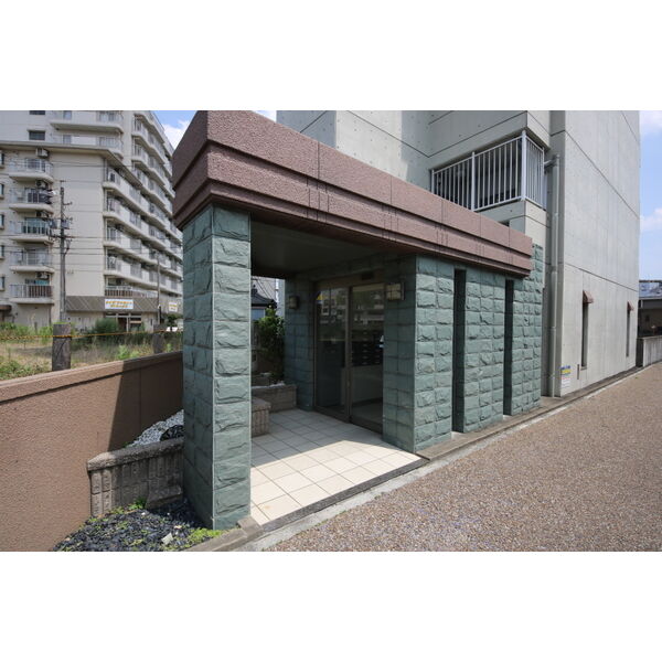 15/19 エントランス