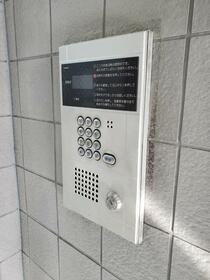 16/16 エントランス