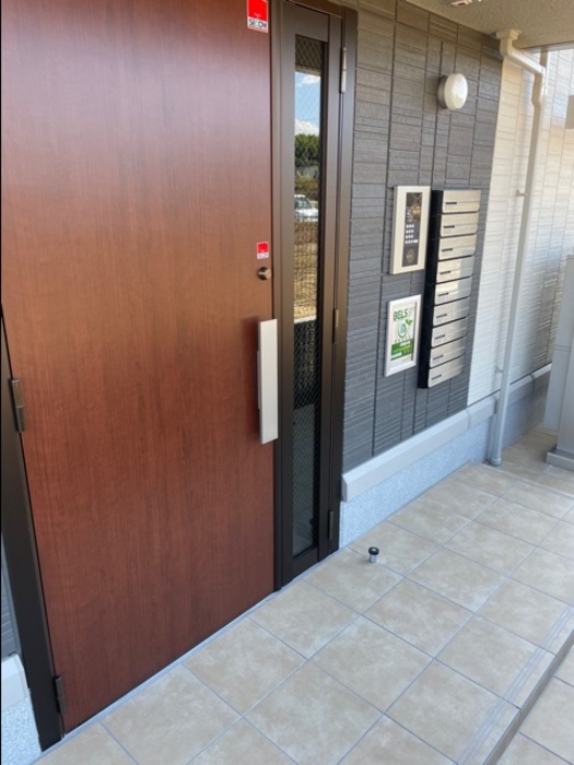 2/2 エントランス