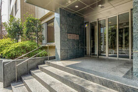 16/16 エントランス