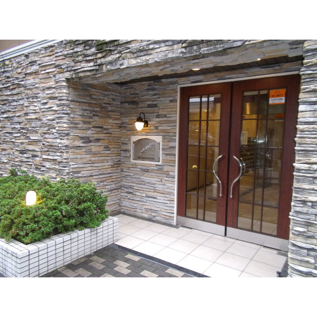 14/14 エントランス