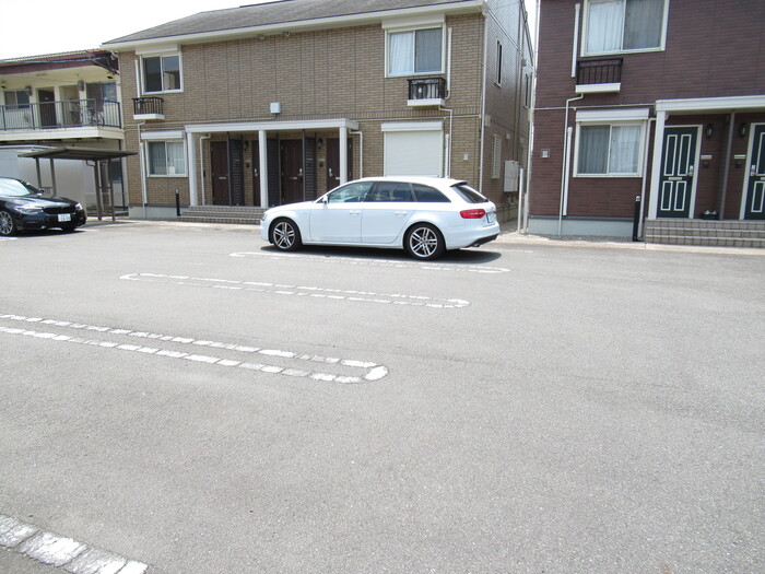 17/18 駐車場
