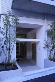 2/2 エントランス