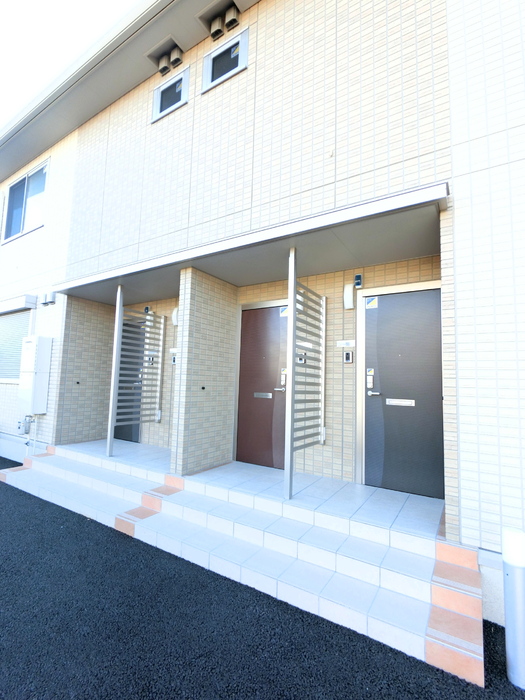 27/30 エントランス