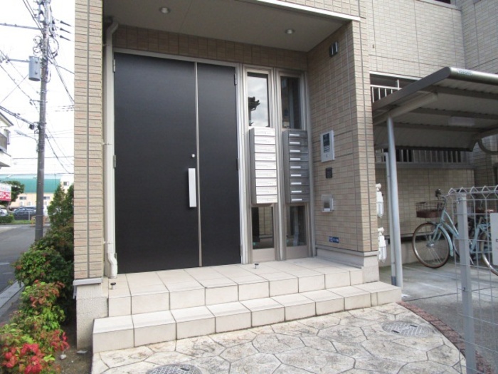 17/17 エントランス