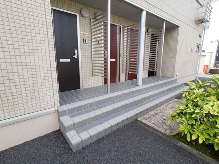 19/28 エントランス