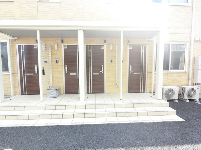 18/22 エントランス