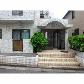 28/30 エントランス