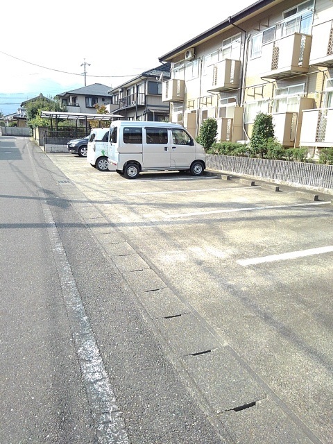13/21 駐車場