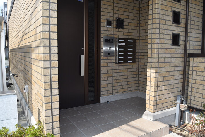 2/4 エントランス