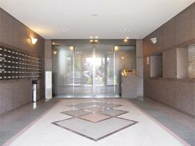 16/16 エントランス