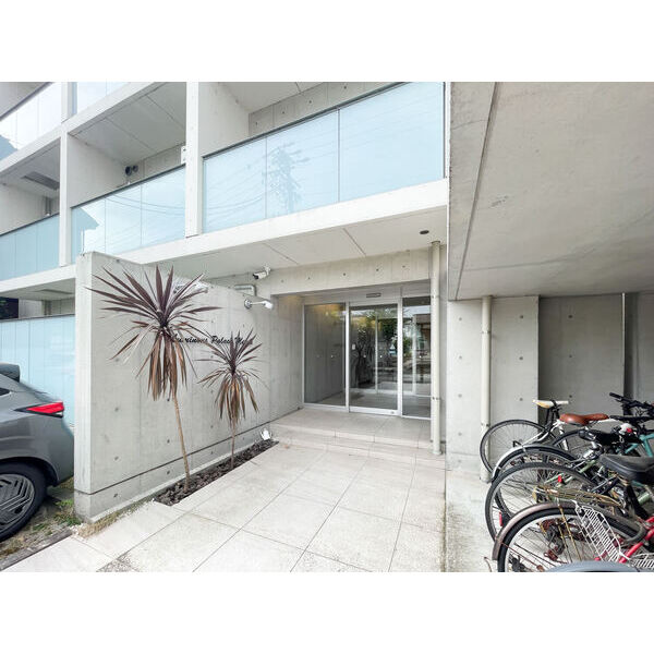 19/25 エントランス