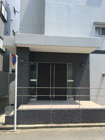 2/2 エントランス