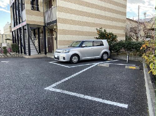 14/14 駐車場