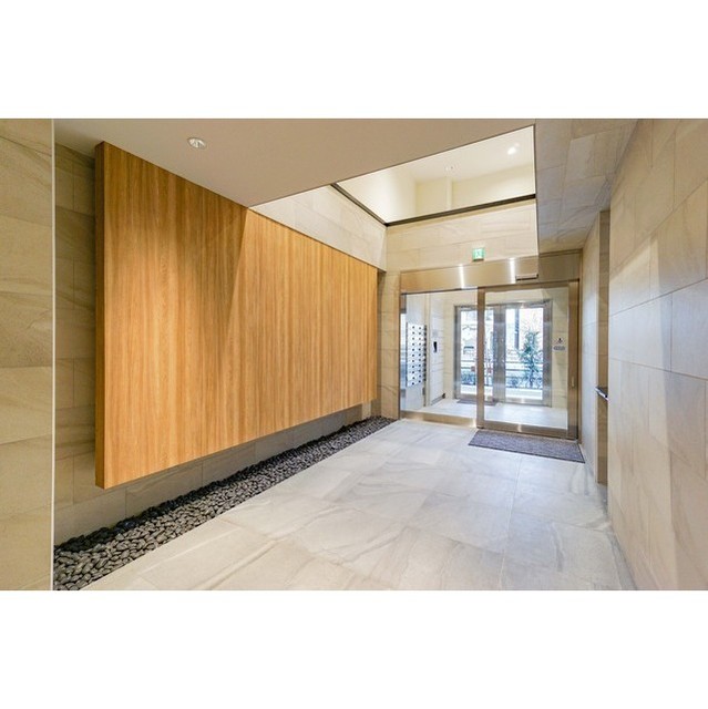 18/28 エントランス