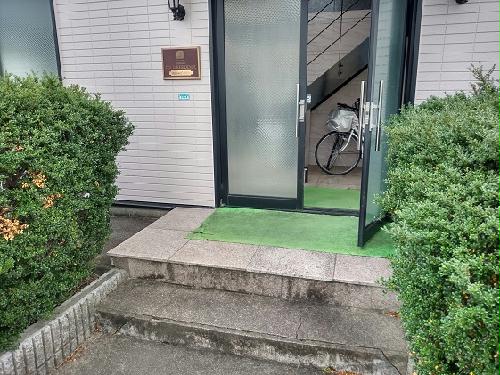 2/2 エントランス