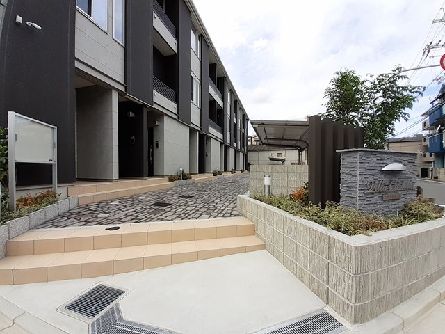 14/20 エントランス