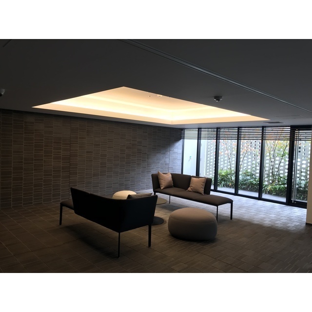 19/27 エントランス