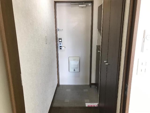 14/27 玄関