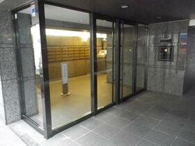 16/16 エントランス