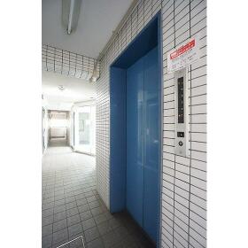 18/23 エントランス