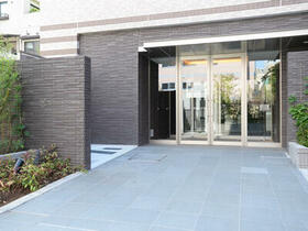 2/3 エントランス