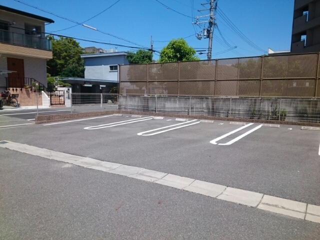 14/23 駐車場
