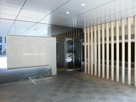 16/16 エントランス