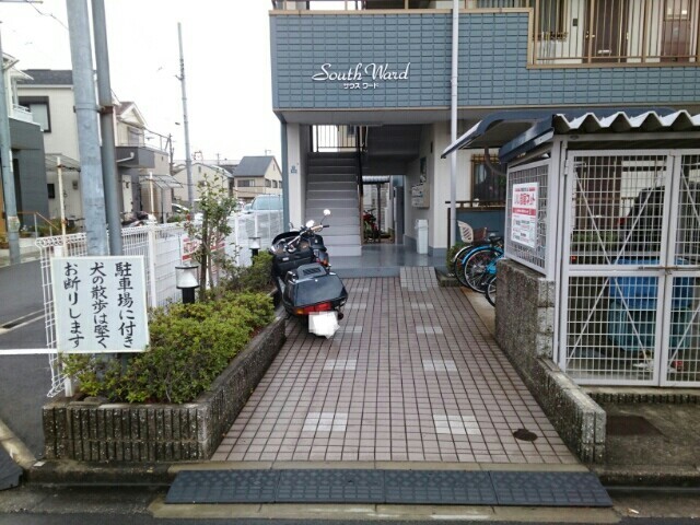 14/20 エントランス